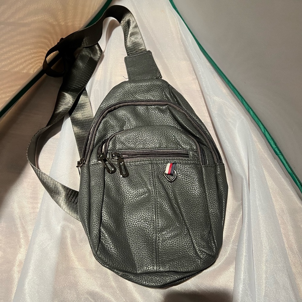 Tommy Hilfiger Gray Leather Crossbody Bag